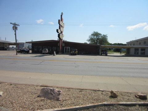 1820 N 6th St, Beatrice, NE 68310